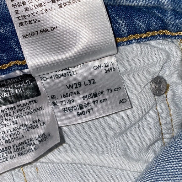 Levis Jeans - Picture 7 of 7